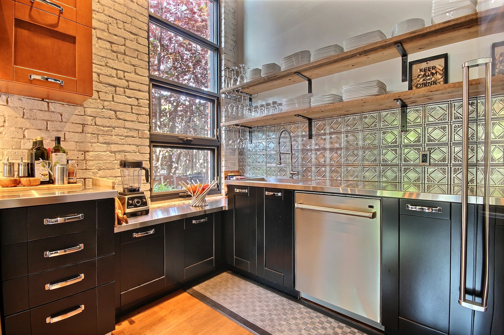 CUSTOM MADE FURNITURE Cuisines Alpin